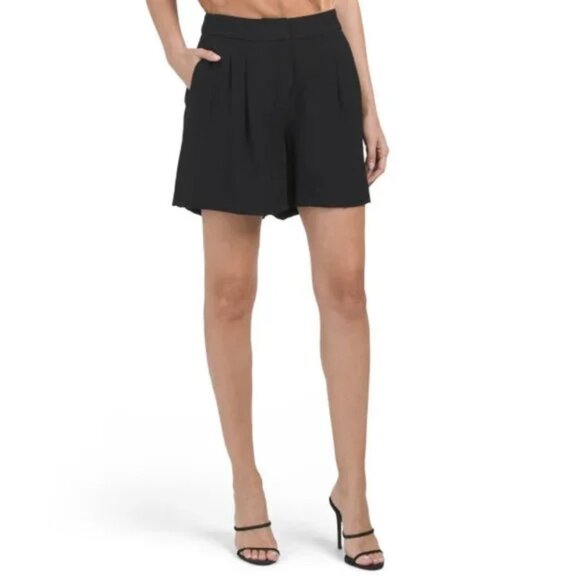 NWT Vince Camuto Mid Rise Rumple Twill Shorts in Rich Black - Picture 2 of 3